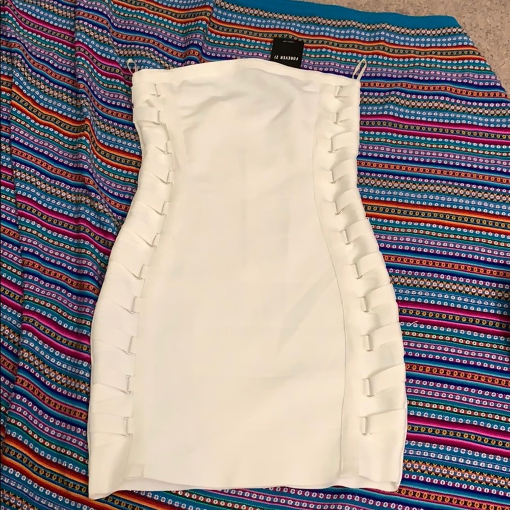 White bodycon dress